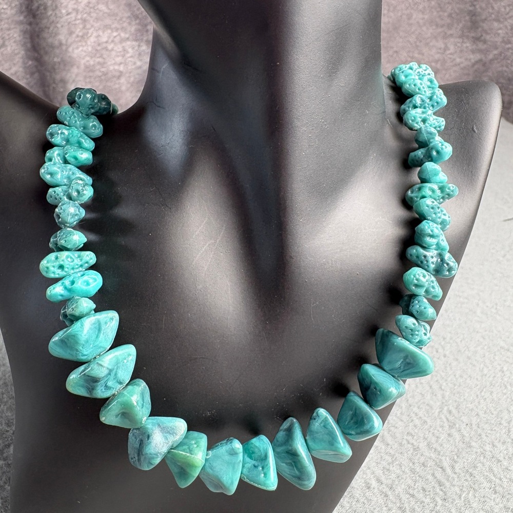 Vintage Chunky Faux Turquoise Resin Bead Graduated Statement Necklace Teal Blue